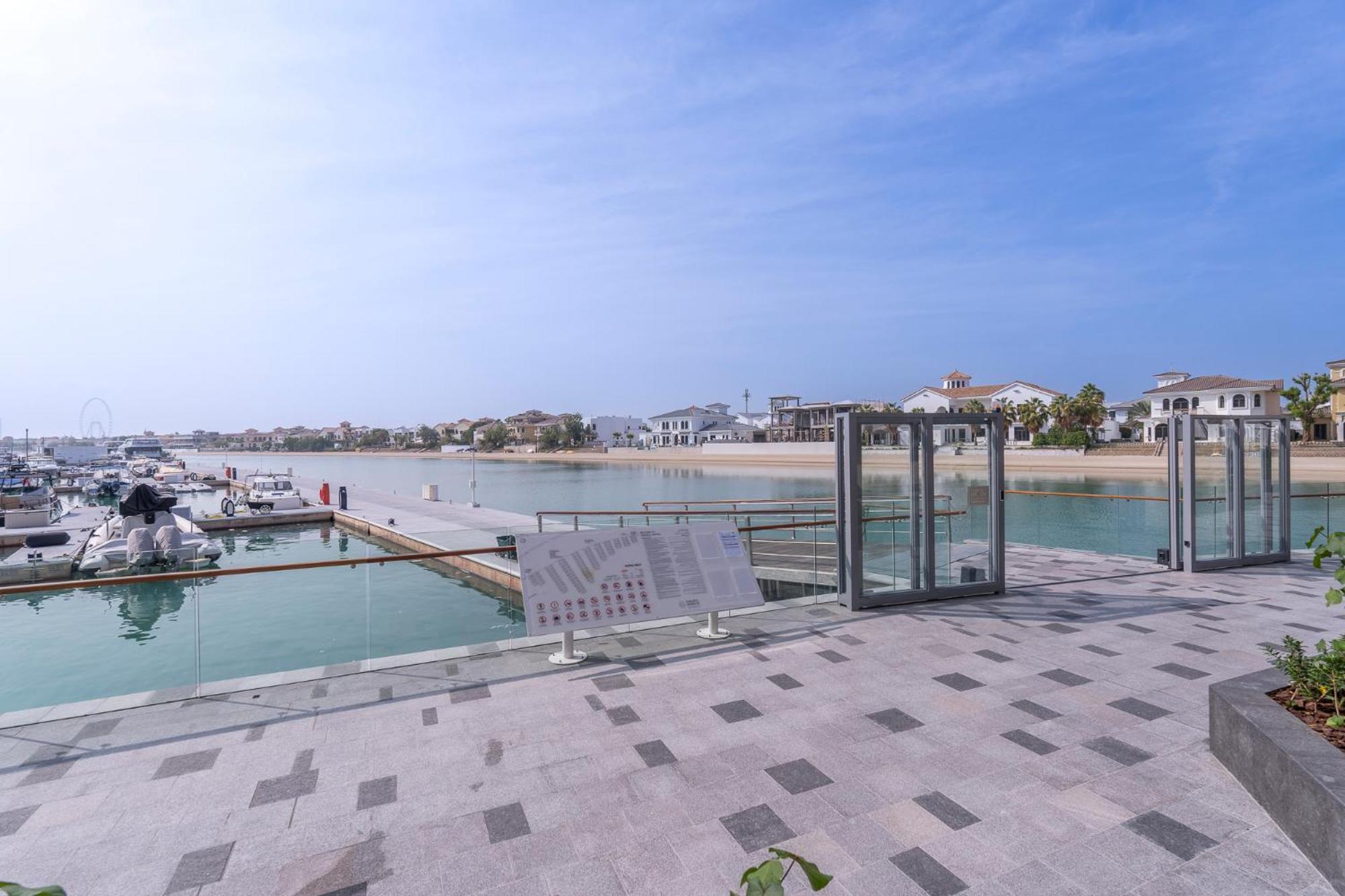 Palm Jumeirah Studio With Sea View Spacious Appartement Dubai Buitenkant foto